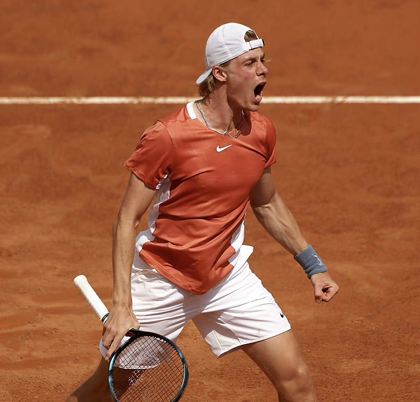 纳达尔回归赛场，高光表现首场状态亮眼，热火观众沸腾！的简单介绍